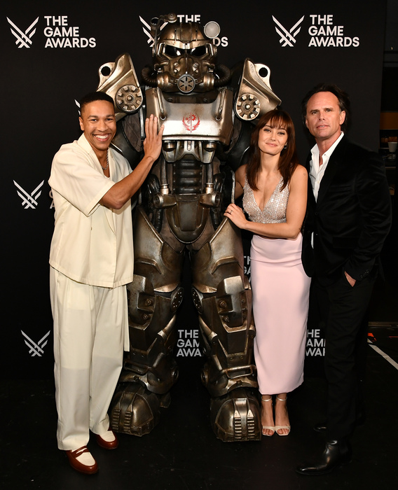 Fallout Game Cast Fallout Cast and Creators at The Game Awards